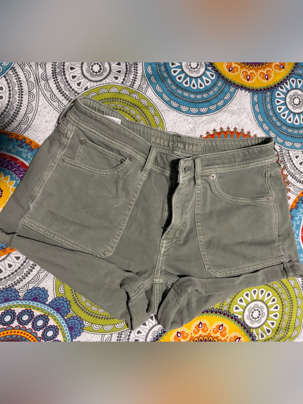 American Eagle Outfitters light olive green casual shorts